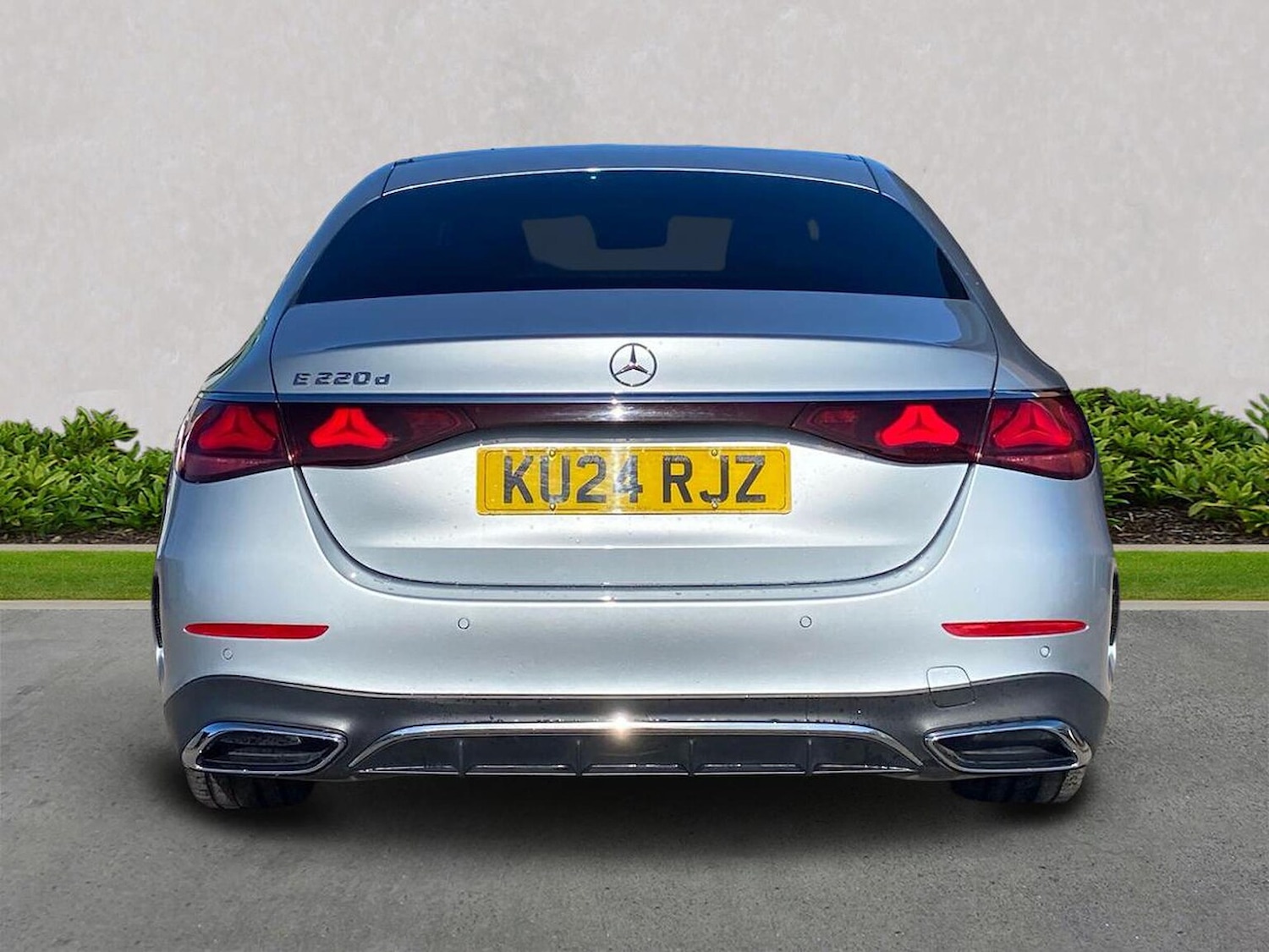 Used Mercedes-Benz E-Class 2024 for sale - 76064371: Photo 4