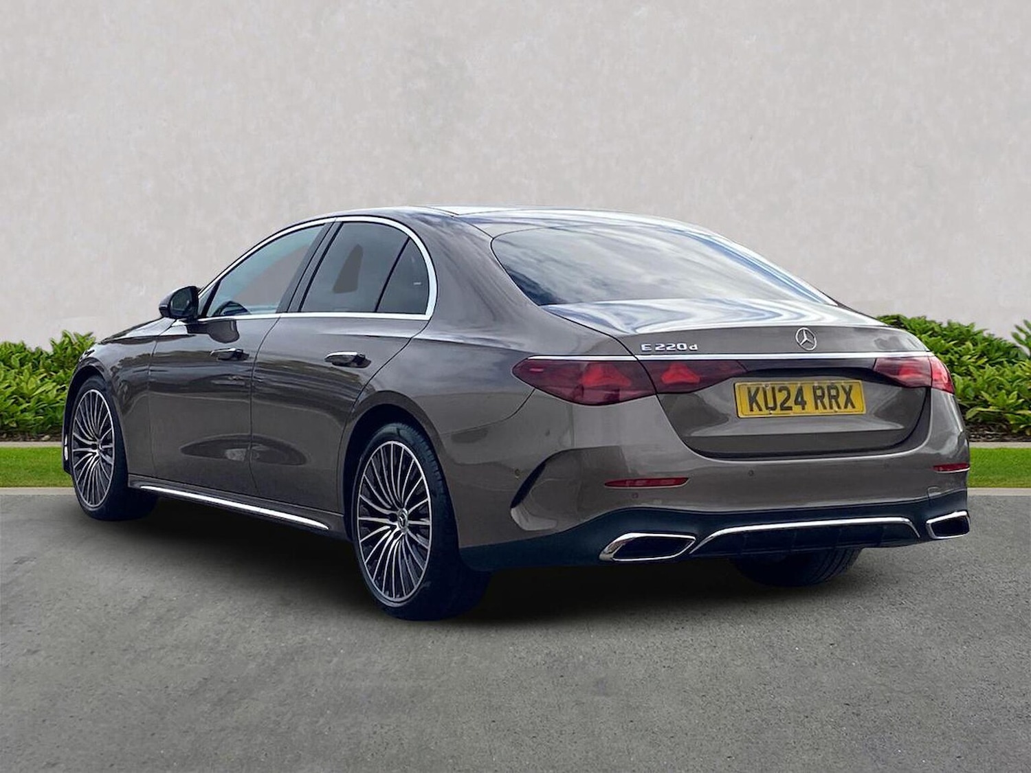 Used Mercedes-Benz E Class 2024 for sale - 76588626: Photo 2