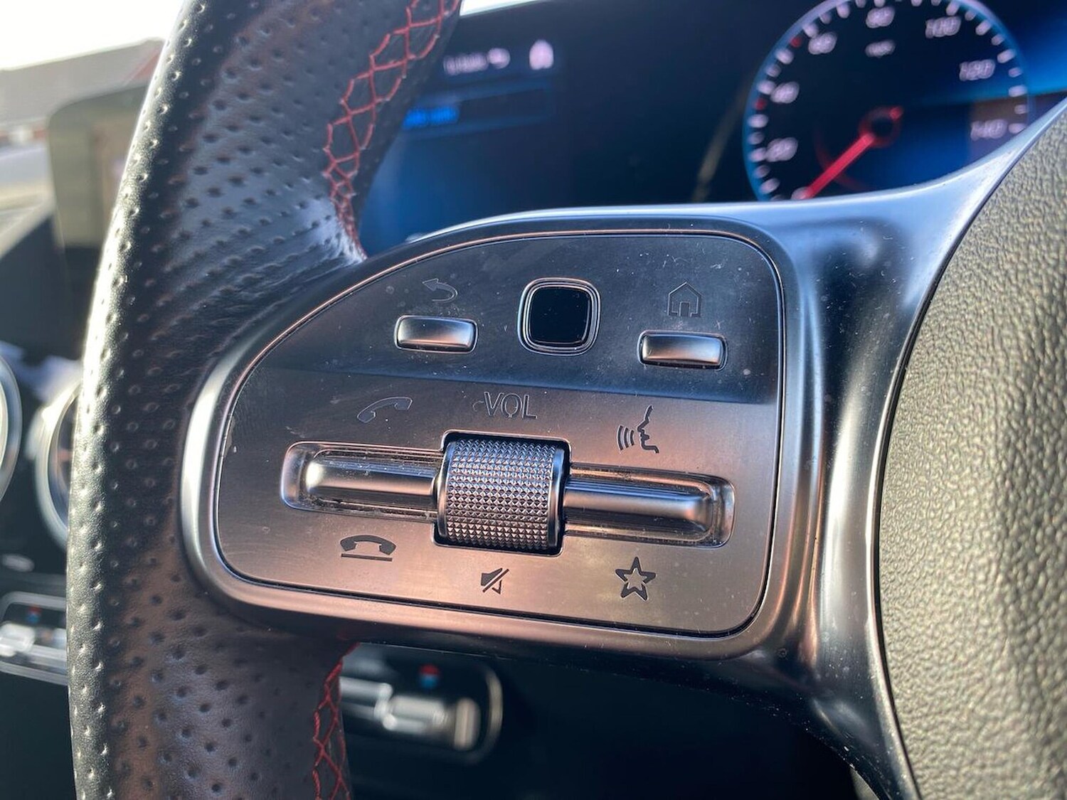 Used Mercedes-Benz GLA 2022 for sale - 76947008: Photo 26