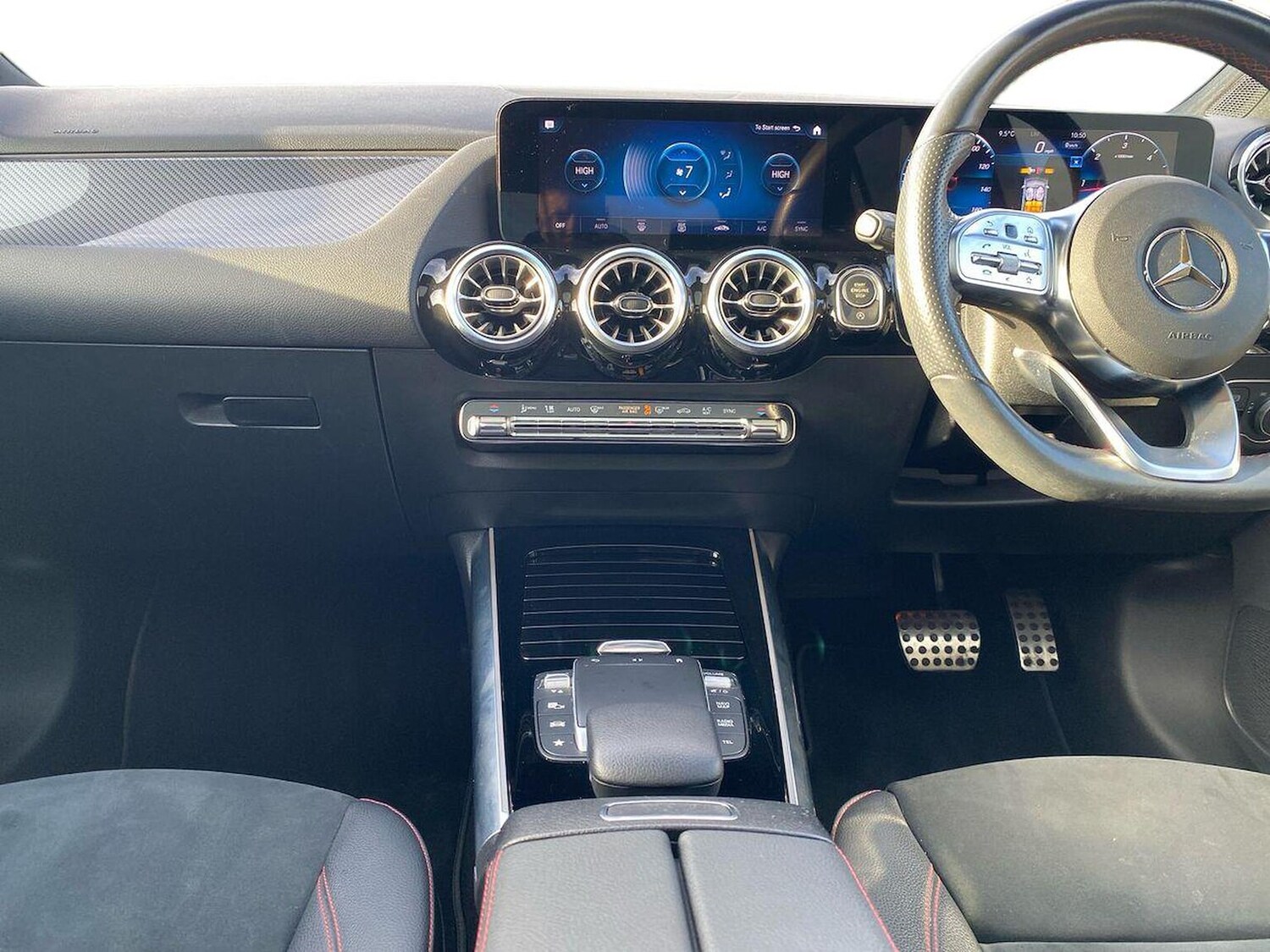 Used Mercedes-Benz GLA 2022 for sale - 76947008: Photo 8