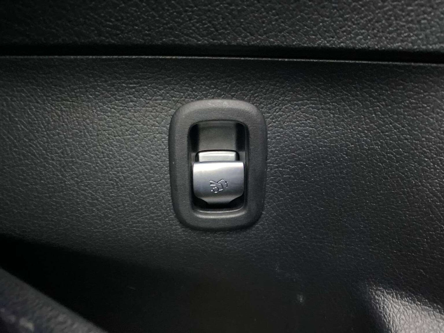 Used Mercedes-Benz C Class 2024 for sale - 78031800: Photo 39