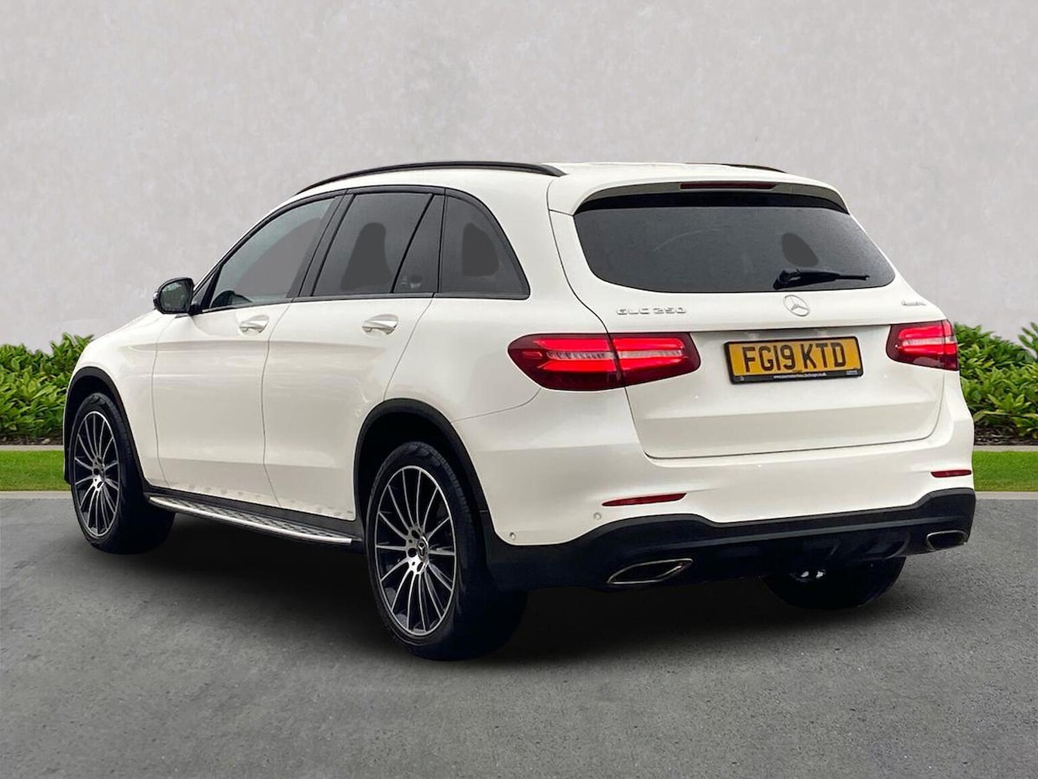 Used Mercedes-Benz GLC 2019 for sale - 76157204: Photo 2