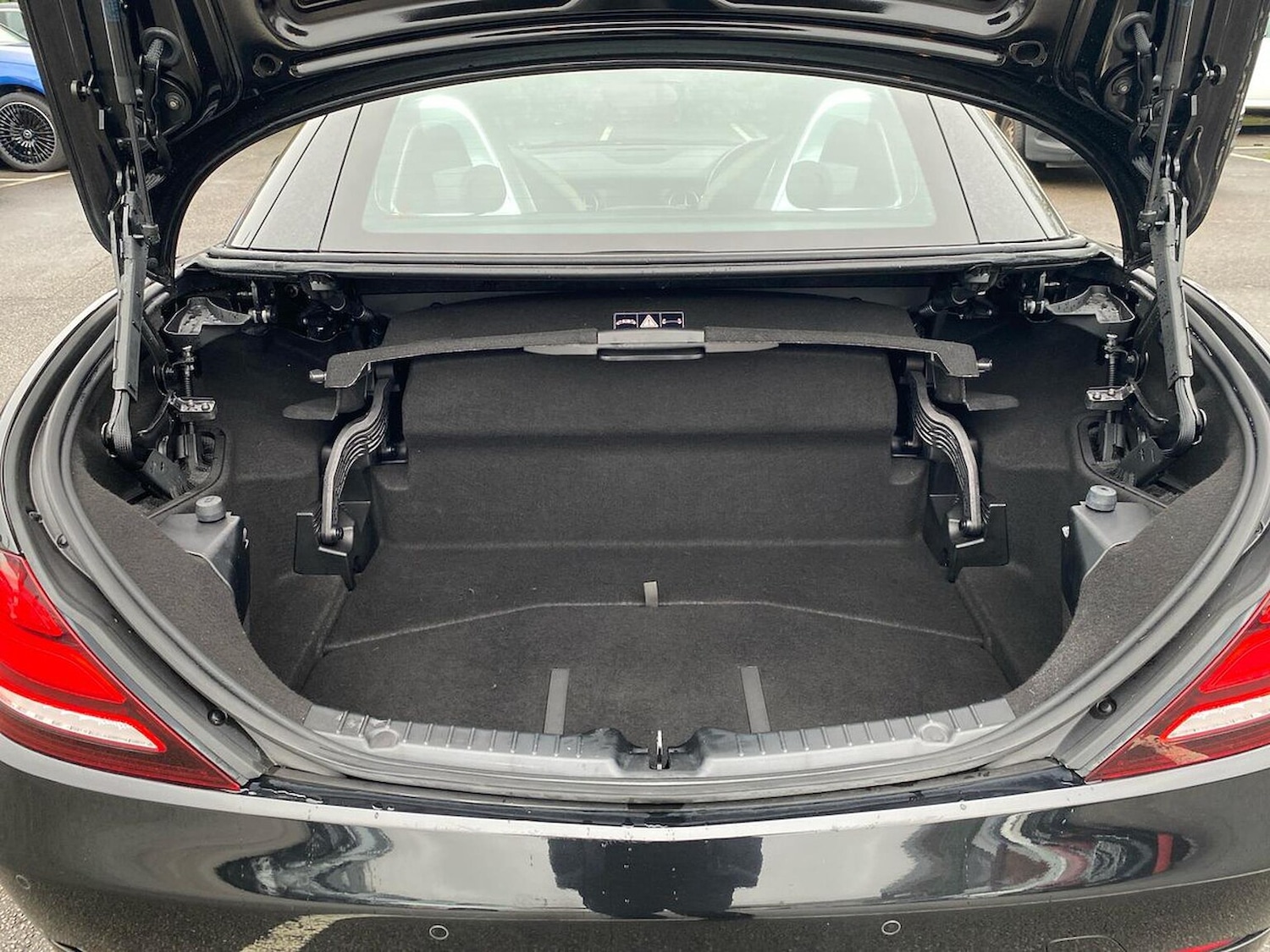 Used Mercedes-Benz SLC 2019 for sale - 76979900: Photo 17