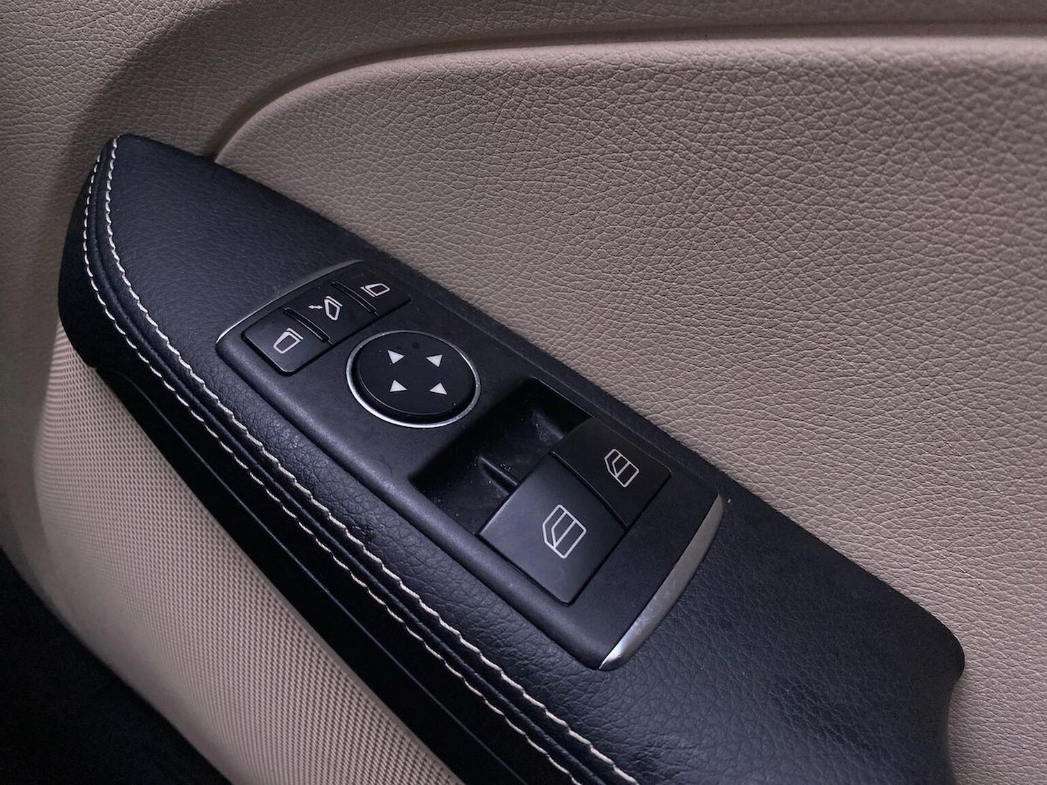 Used Mercedes-Benz SLC 2019 for sale - 76979900: Photo 21