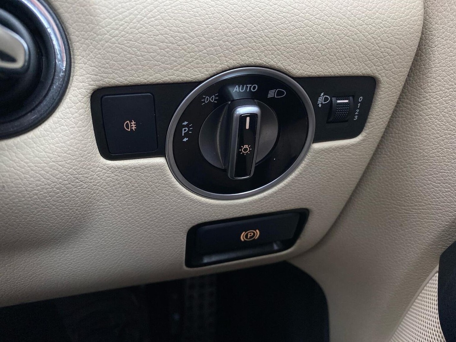 Used Mercedes-Benz SLC 2019 for sale - 76979900: Photo 22