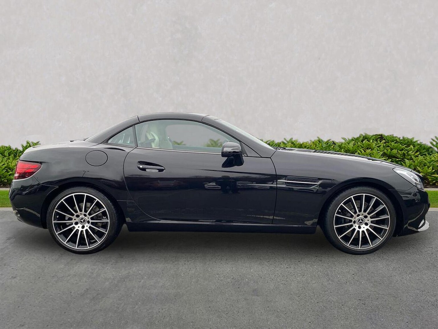 Used Mercedes-Benz SLC 2019 for sale - 76979900: Photo 3