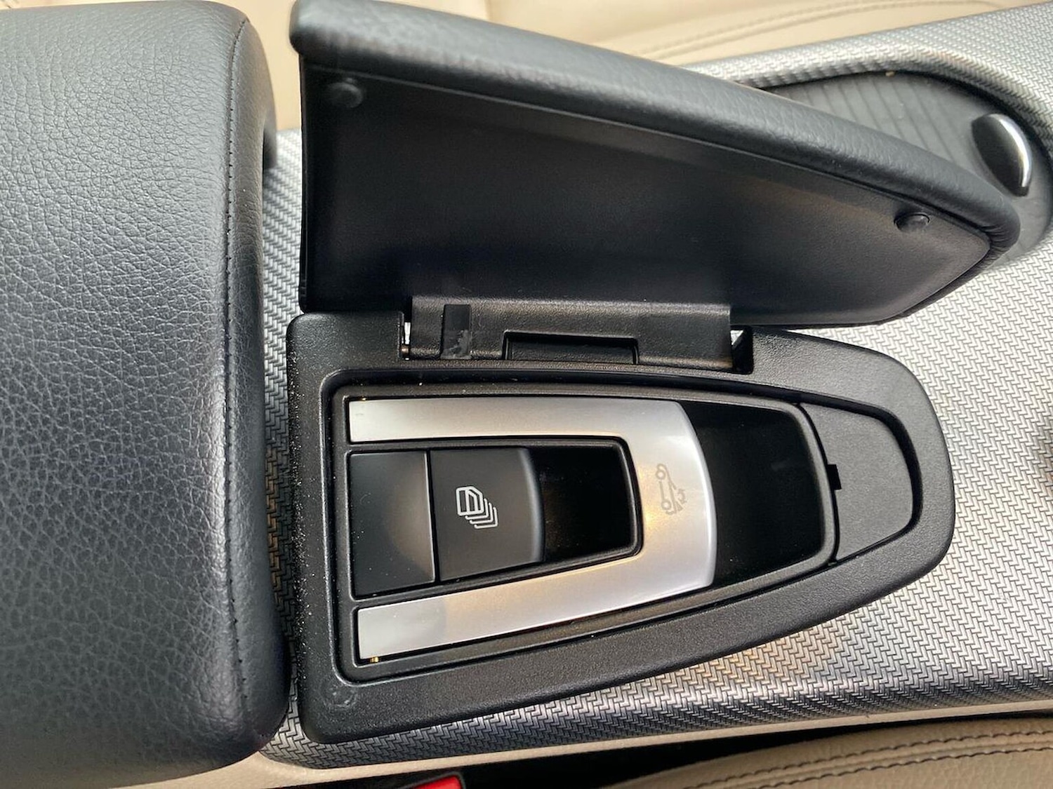 Used Mercedes-Benz SLC 2019 for sale - 76979900: Photo 39