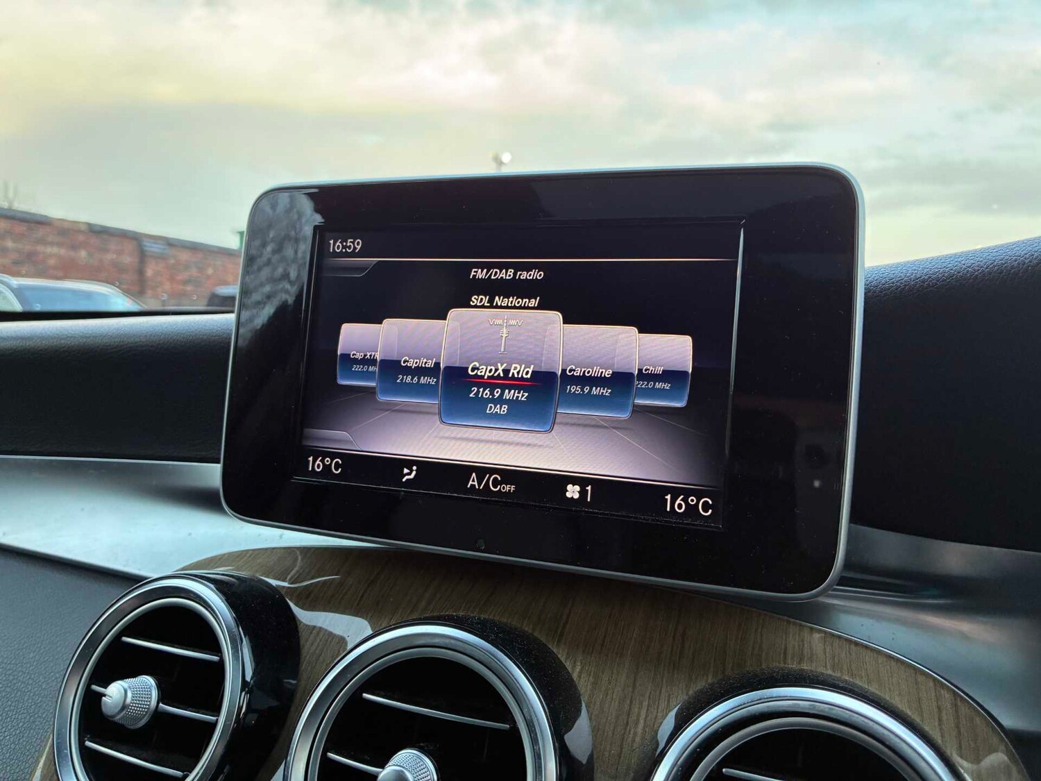 Used Mercedes-Benz GLC 2018 for sale - 78191999: Photo 32