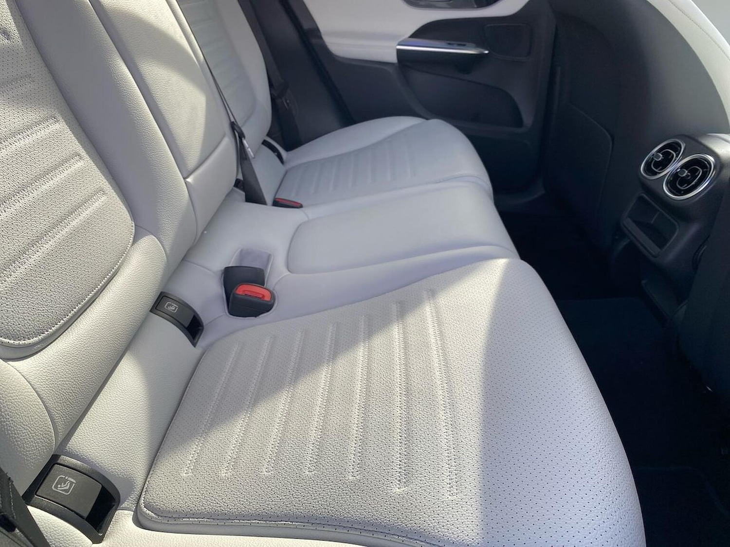 Used Mercedes-Benz GLC 2023 for sale - 76407391: Photo 16