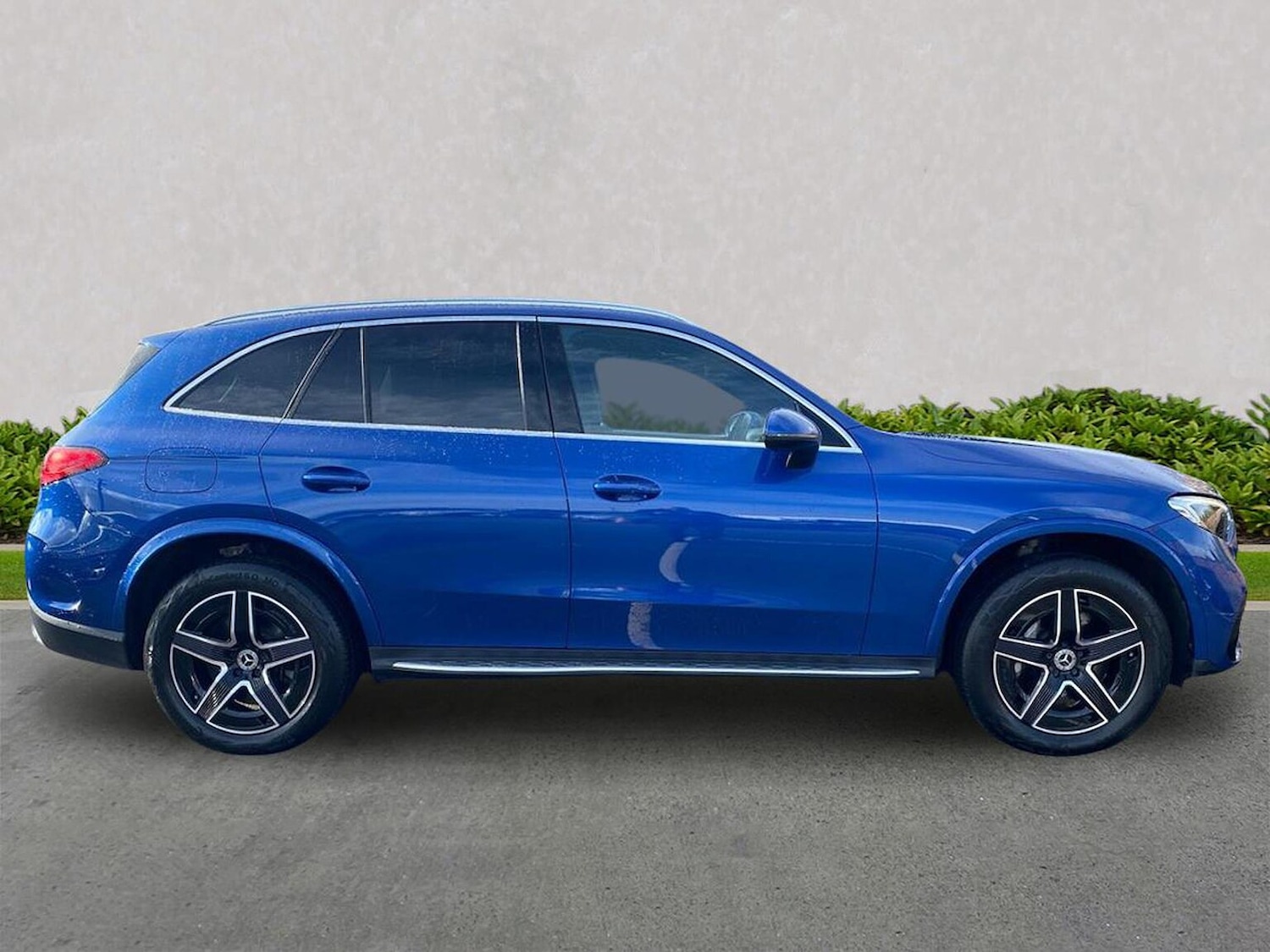 Used Mercedes-Benz GLC 2023 for sale - 76407391: Photo 3