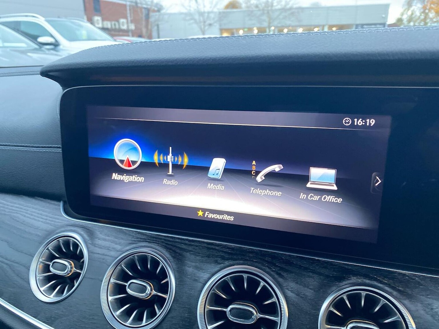 Used Mercedes-Benz E Class 2019 for sale - 76464634: Photo 11