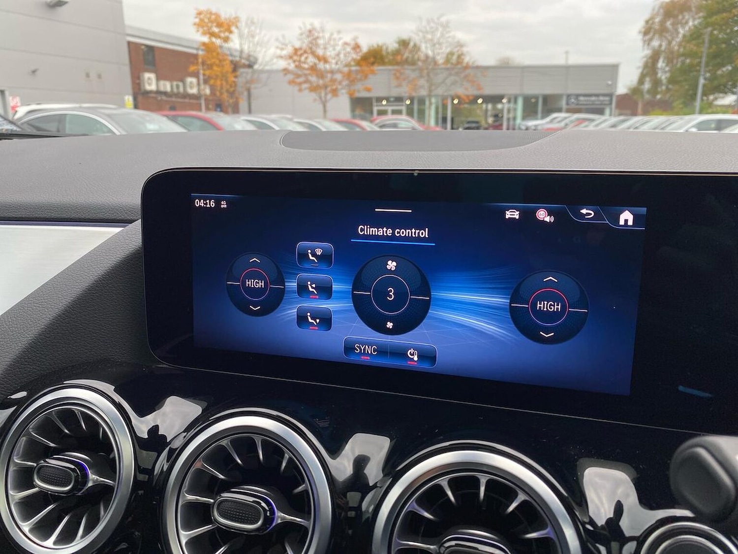 Used Mercedes-Benz GLA 2024 for sale - 76310138: Photo 12