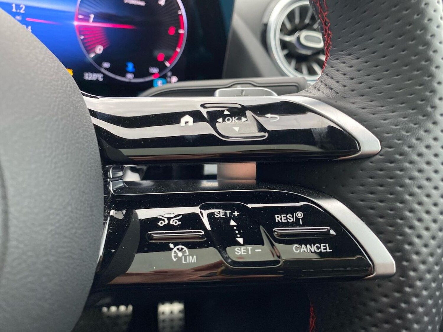 Used Mercedes-Benz GLA 2024 for sale - 76310138: Photo 27