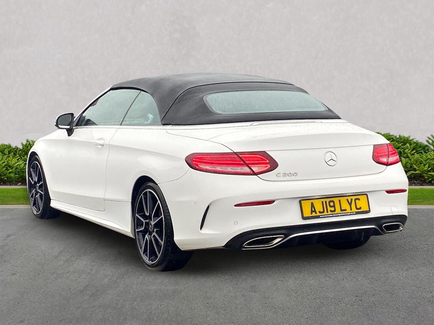 Used Mercedes-Benz C Class 2019 for sale - 76758893: Photo 2