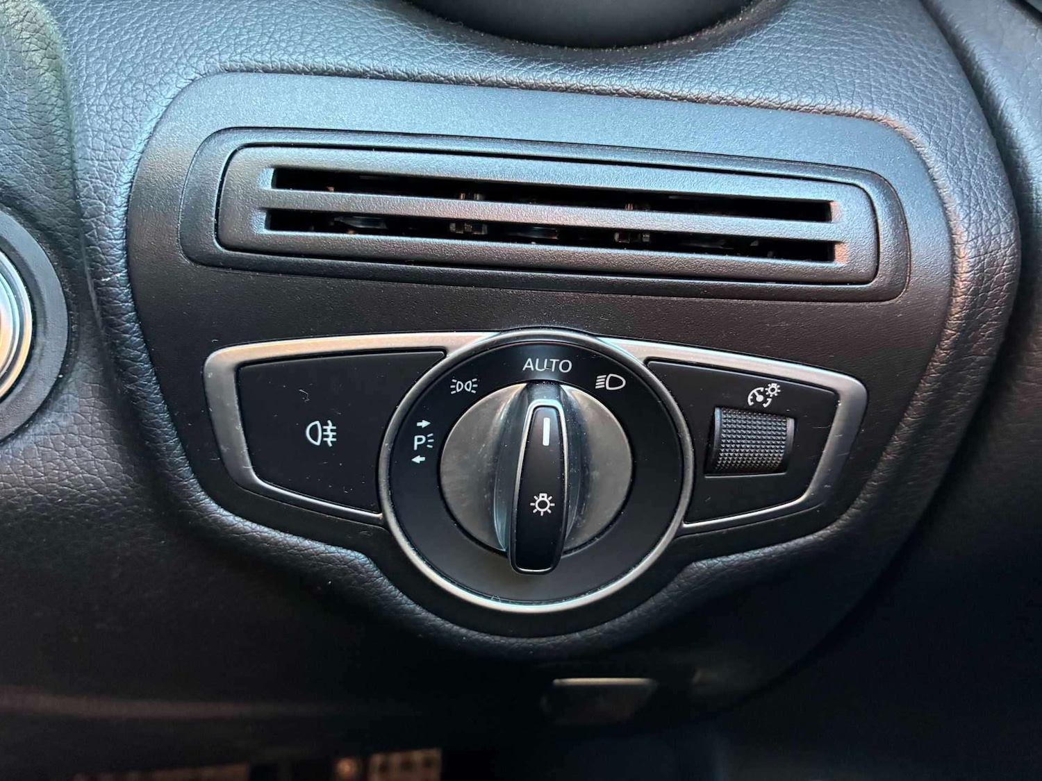 Used Mercedes-Benz GLC 2020 for sale - 78192223: Photo 27