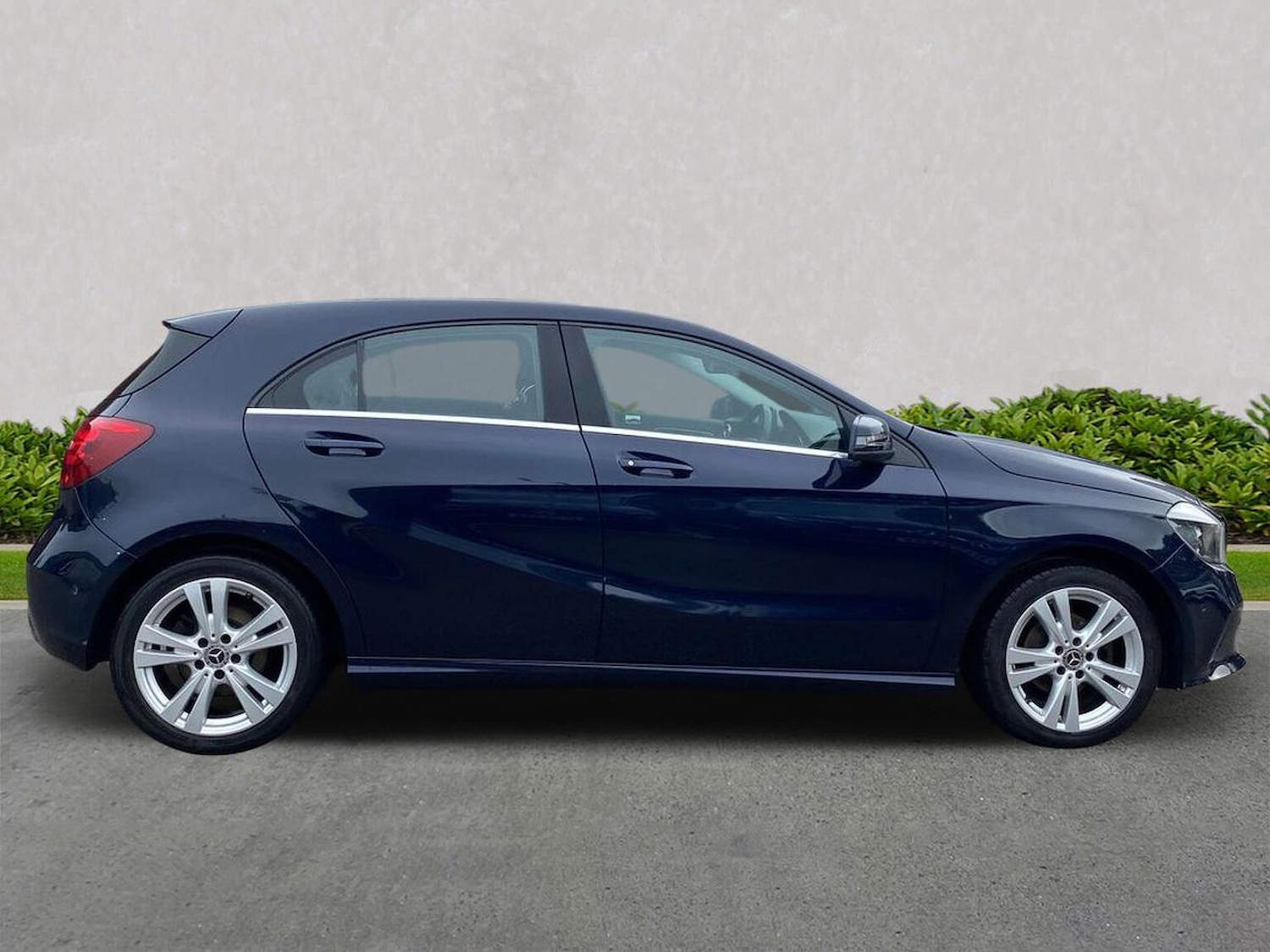 Used Mercedes-Benz A-Class 2017 for sale - 76662986: Photo 3