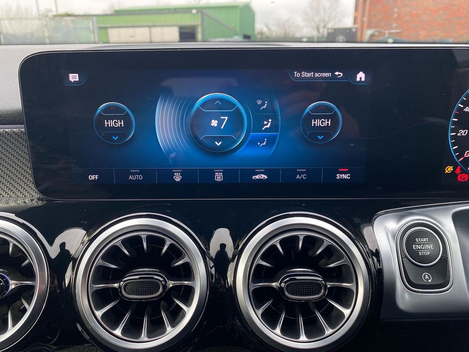 Used Mercedes-Benz GLB 2022 for sale - 77542447: Photo 12