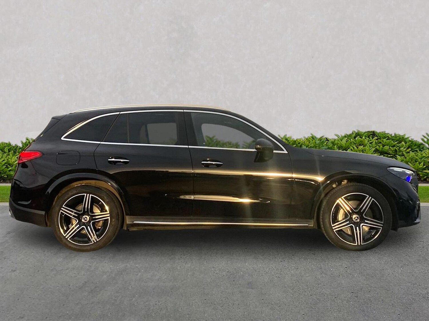 Used Mercedes-Benz GLC 2024 for sale - 76905063: Photo 3