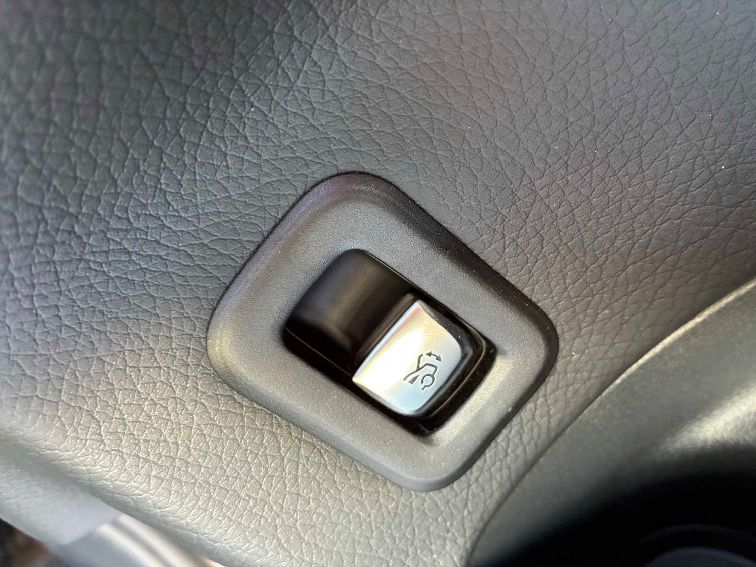 Used Mercedes-Benz GLC 2023 for sale - 78192190: Photo 25