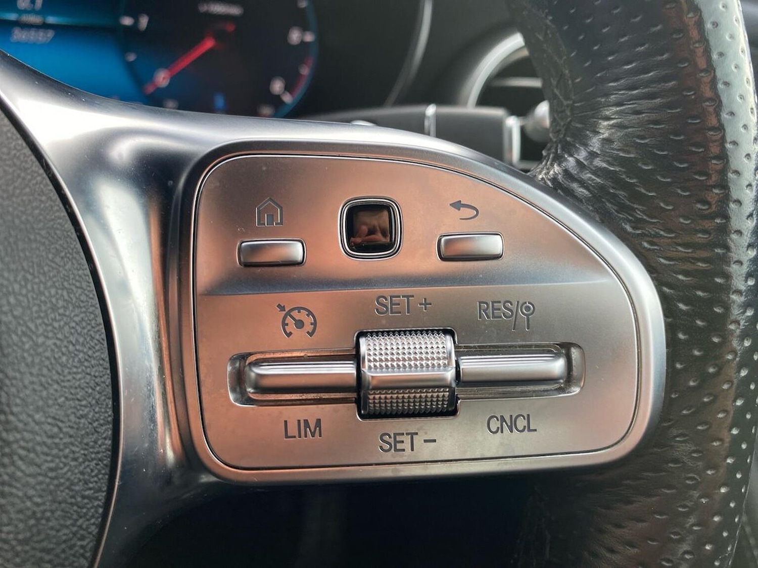 Used Mercedes-Benz GLC 2020 for sale - 76940502: Photo 27