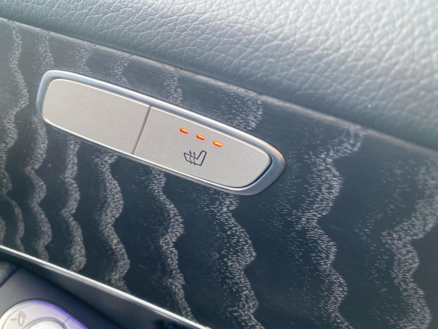 Used Mercedes-Benz GLC 2020 for sale - 76940502: Photo 30