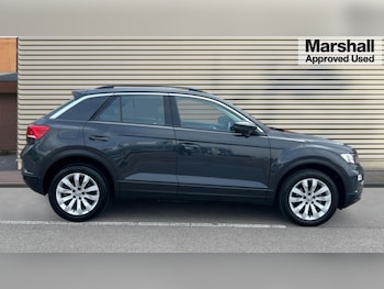 Used Volkswagen T-Roc 2020 for sale - 75641103: Photo