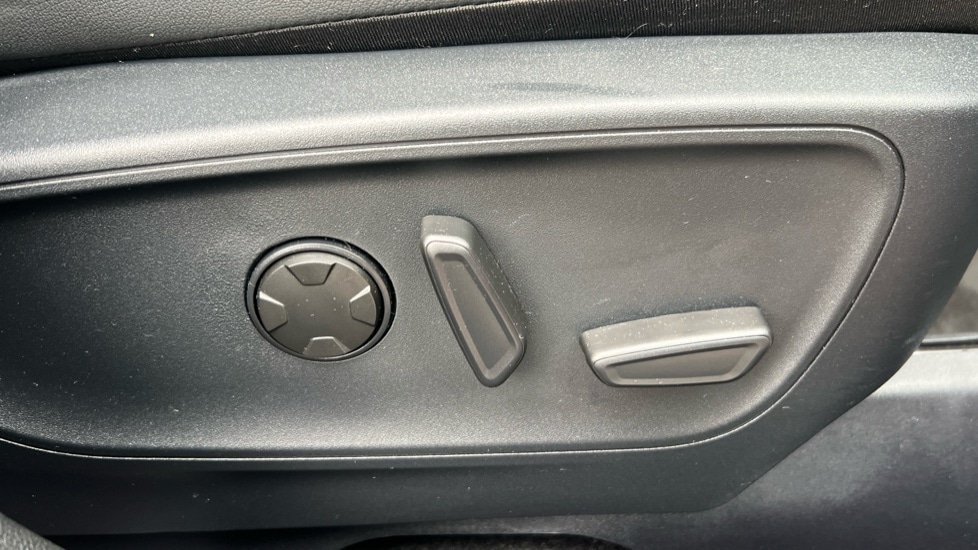 Used Ford Kuga 2025 for sale - 76452179: Photo 36