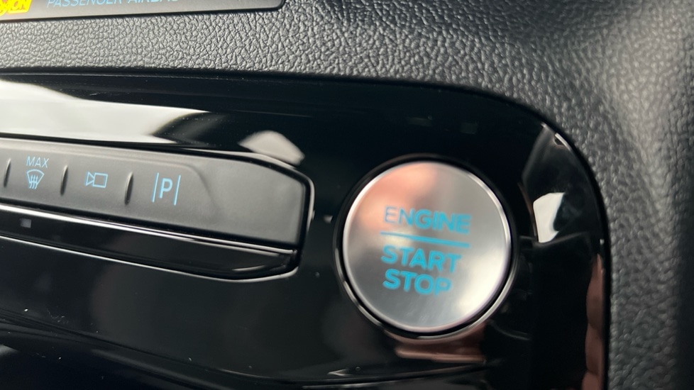 Used Ford Kuga 2025 for sale - 76452179: Photo 63