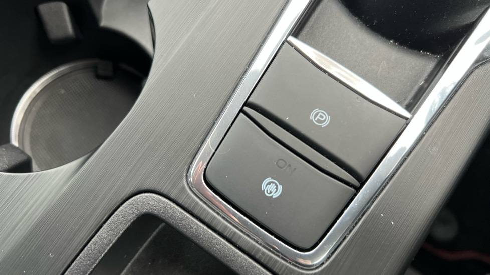 Used Ford Kuga 2025 for sale - 76452179: Photo 64