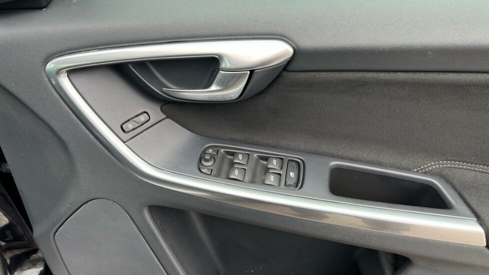 Used Volvo XC60 2016 for sale - 76447260: Photo 29