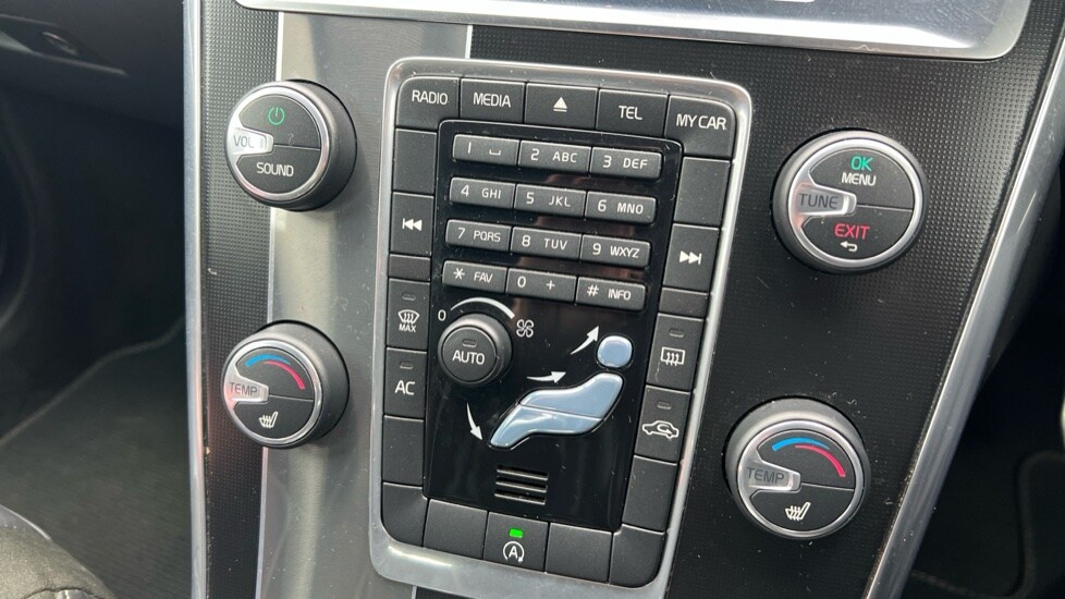 Used Volvo XC60 2016 for sale - 76447260: Photo 32