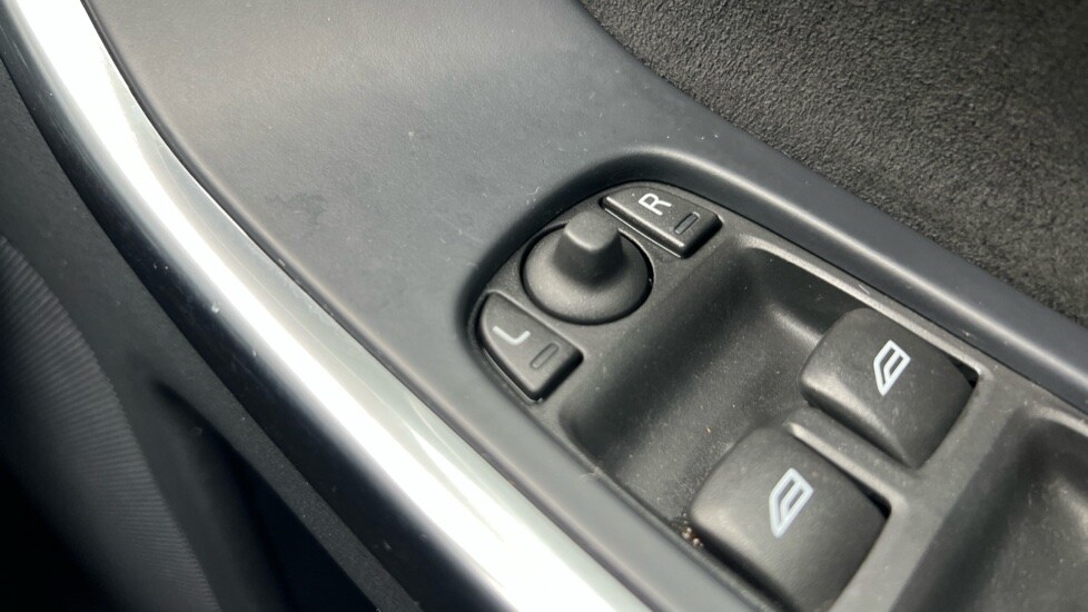 Used Volvo XC60 2016 for sale - 76447260: Photo 42