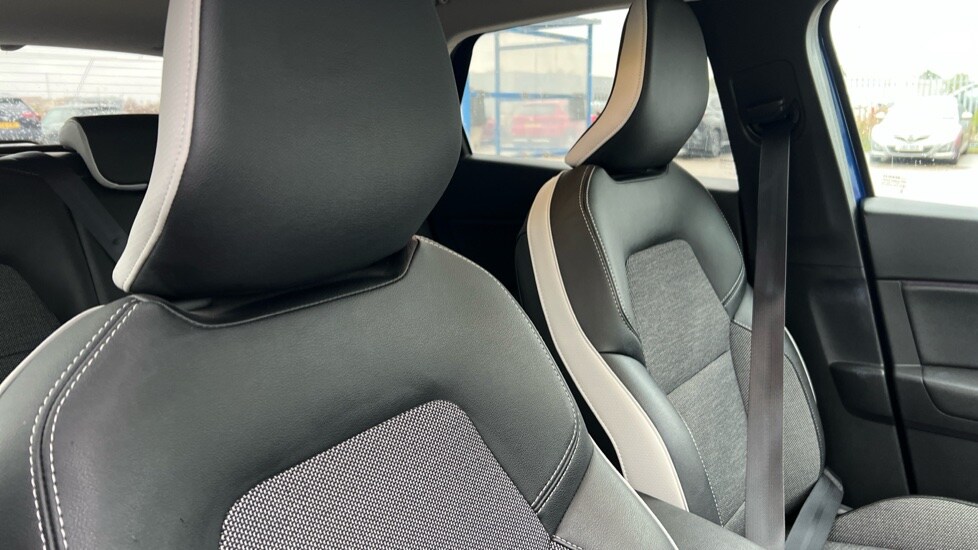 Used Renault Captur 2020 for sale - 76124630: Photo 37