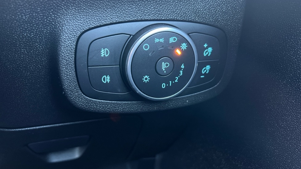 Used Ford Fiesta 2018 for sale - 76872851: Photo 41