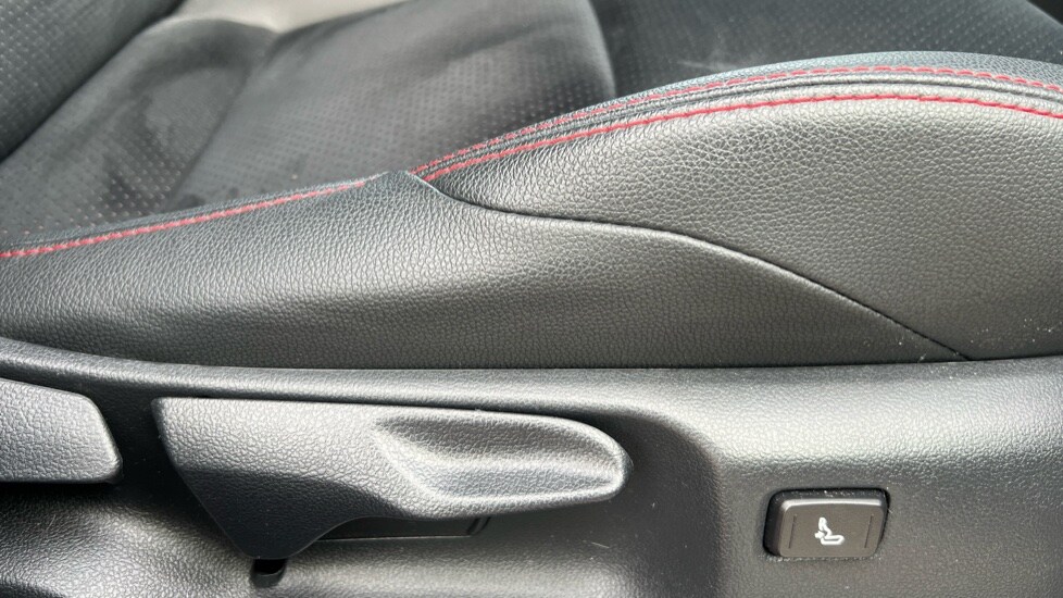 Used Toyota Yaris Cross 2023 for sale - 76870019: Photo 33