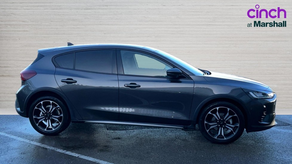 Used Ford Focus 2024 for sale - 76872578: Photo 2