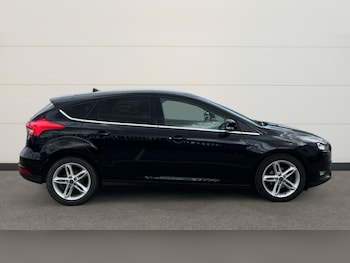 Used Ford Focus 2017 for sale - 75605842: Photo