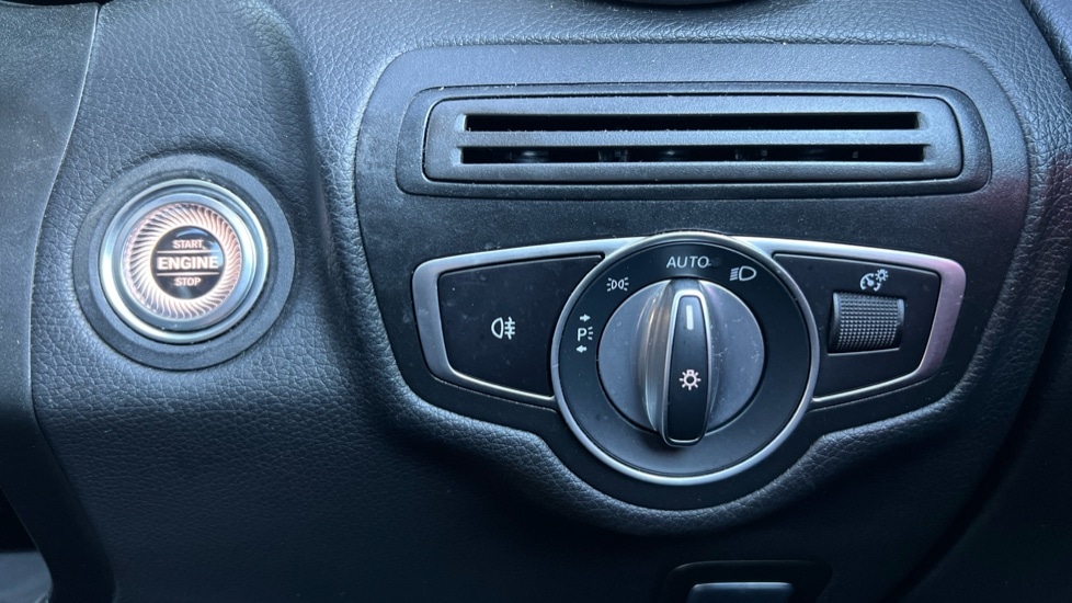 Used Mercedes-Benz GLC 2020 for sale - 76872690: Photo 47