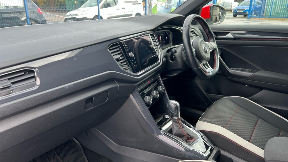 Used Volkswagen T-Roc 2018 for sale - 76328064: Photo 10