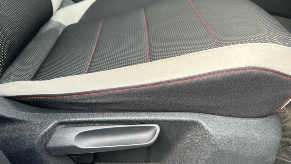 Used Volkswagen T-Roc 2018 for sale - 76328064: Photo 34