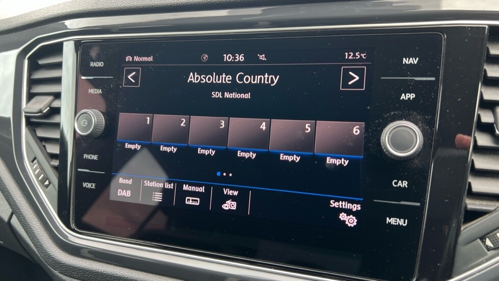 Used Volkswagen T-Roc 2018 for sale - 76328064: Photo 37