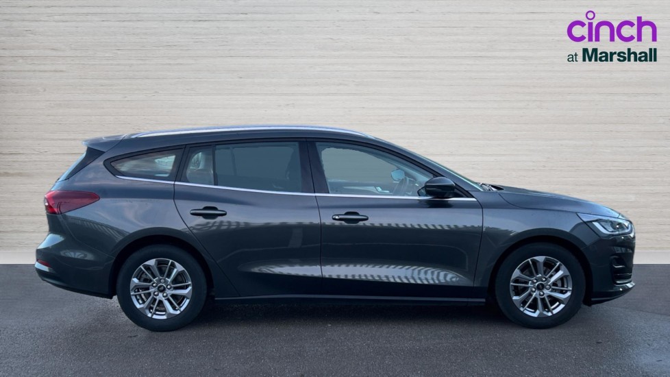 Used Ford Focus 2023 for sale - 76977819: Photo 2