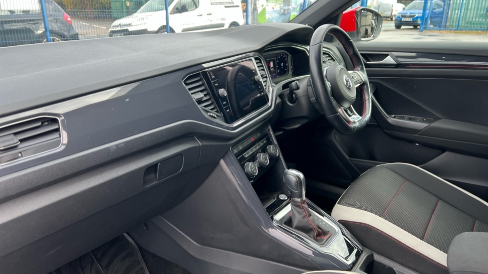 Used Volkswagen T-Roc 2018 for sale - 76870394: Photo 10