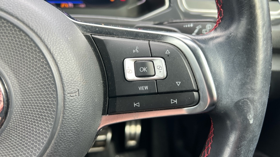 Used Volkswagen T-Roc 2018 for sale - 76870394: Photo 24