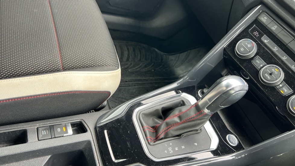 Used Volkswagen T-Roc 2018 for sale - 76870394: Photo 30