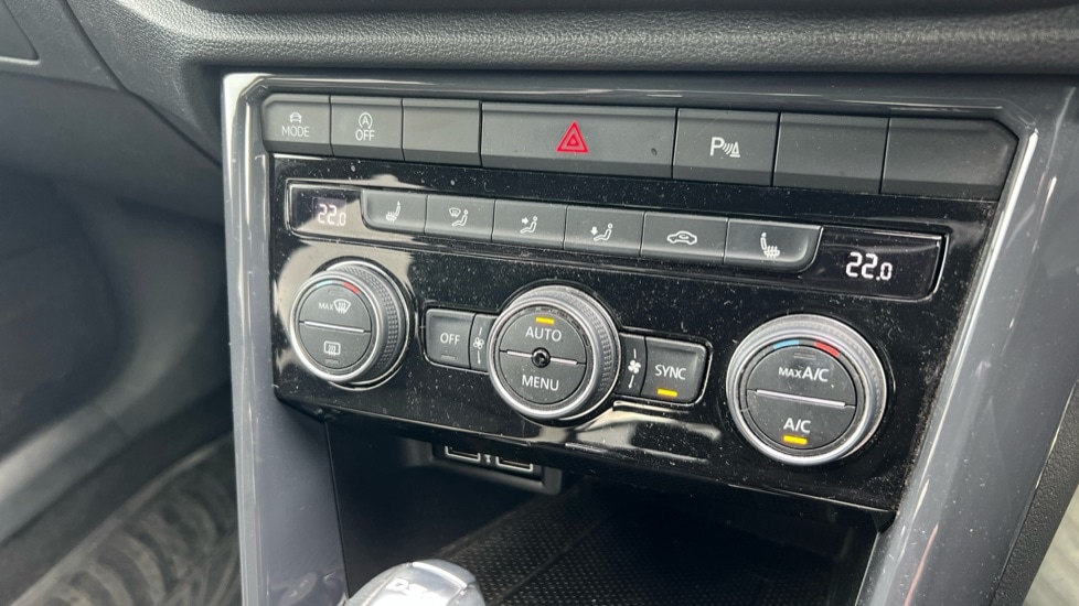 Used Volkswagen T-Roc 2018 for sale - 76870394: Photo 35