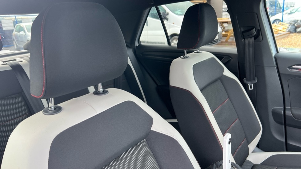 Used Volkswagen T-Roc 2018 for sale - 76870394: Photo 39