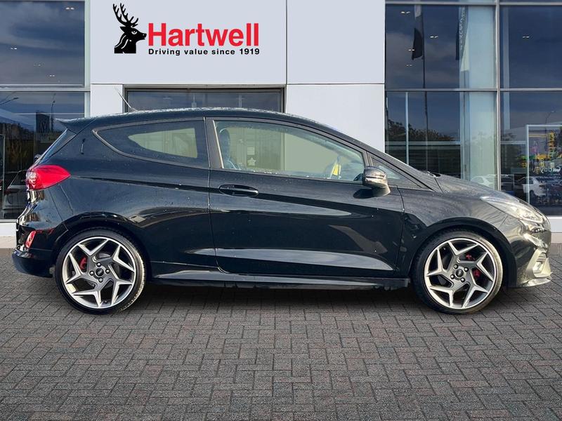 Used Ford Fiesta 2018 for sale - 77100702: Photo 2