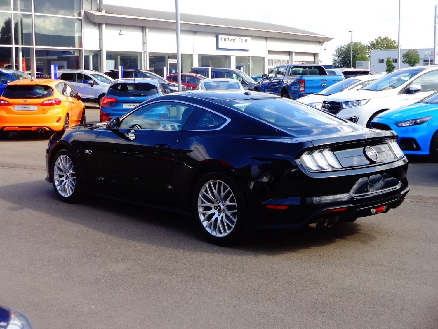 Used Ford Mustang for sale - 54010772: Photo 2