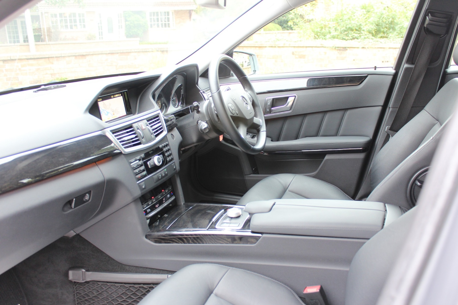 Used Mercedes-Benz E Class 2011 for sale - 76611476: Photo 14